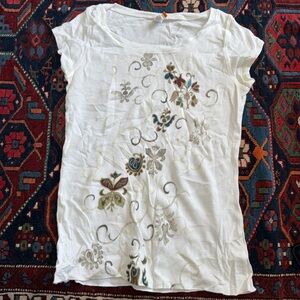 Lucy White Floral Tee